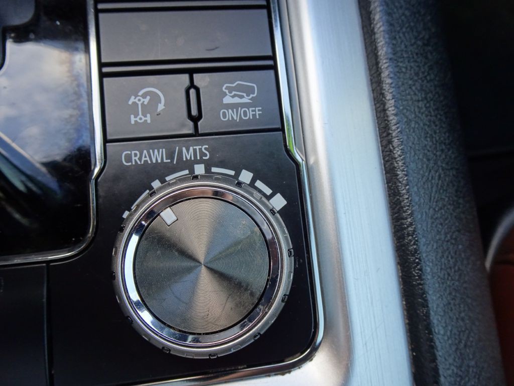 2020 Toyota Land Cruiser Image 29