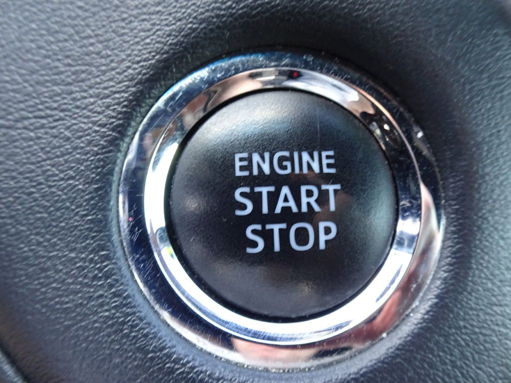 2020 Toyota Land Cruiser Image 32