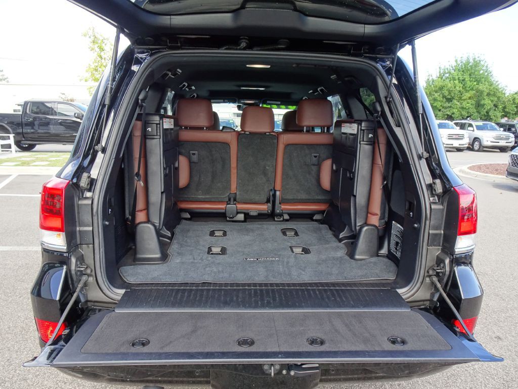 2020 Toyota Land Cruiser Image 36