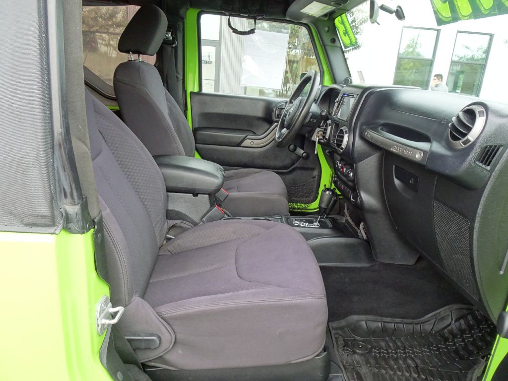 2013 Jeep Wrangler Image 11