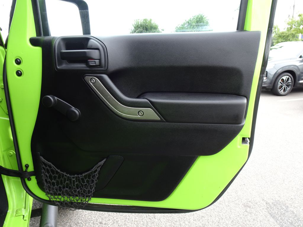 2013 Jeep Wrangler Image 12