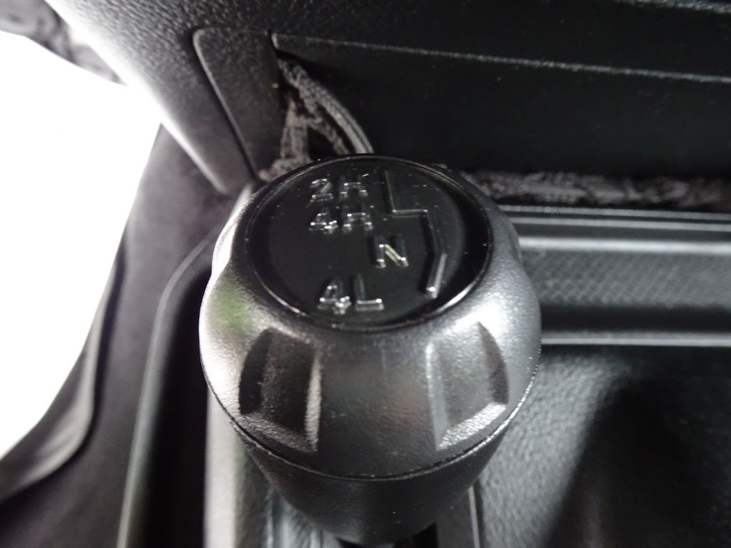 2013 Jeep Wrangler Image 15