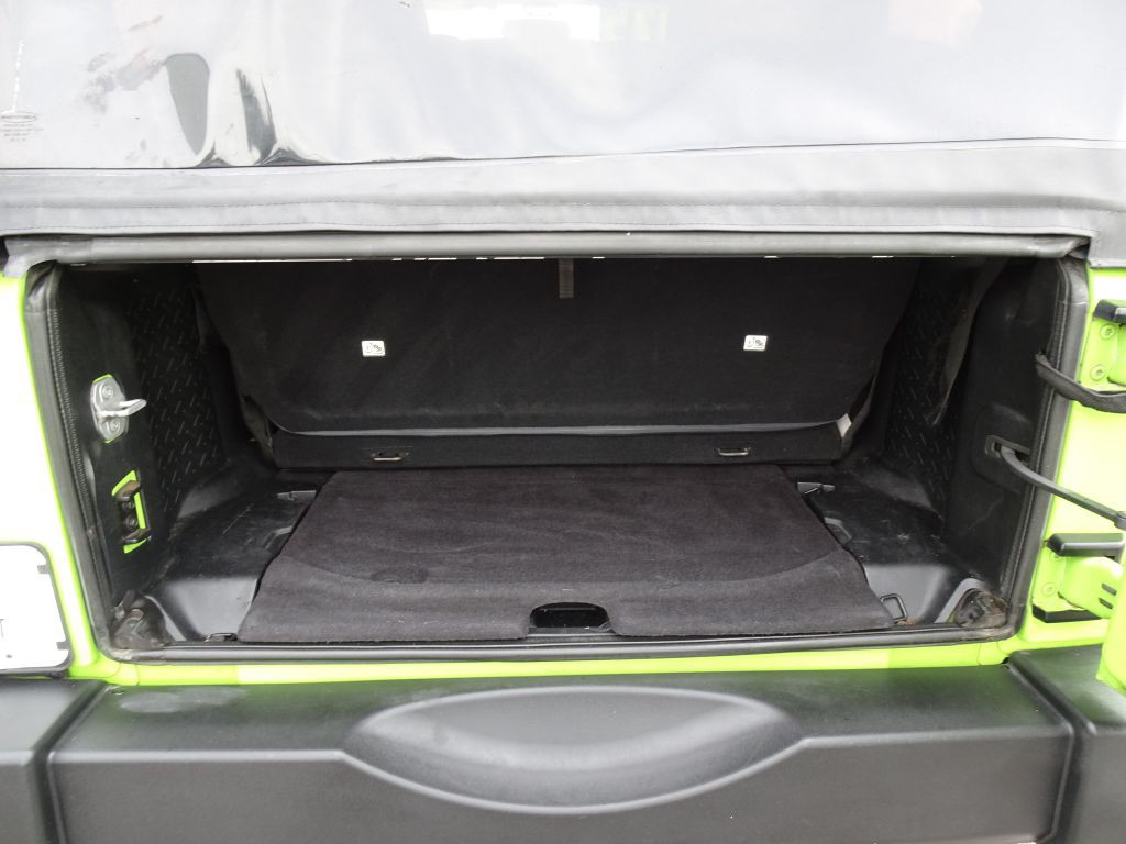 2013 Jeep Wrangler Image 18