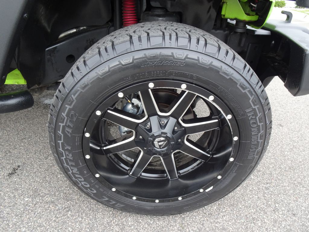 2013 Jeep Wrangler Image 22