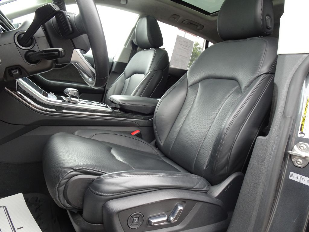 2019 Audi Q8 Image 10