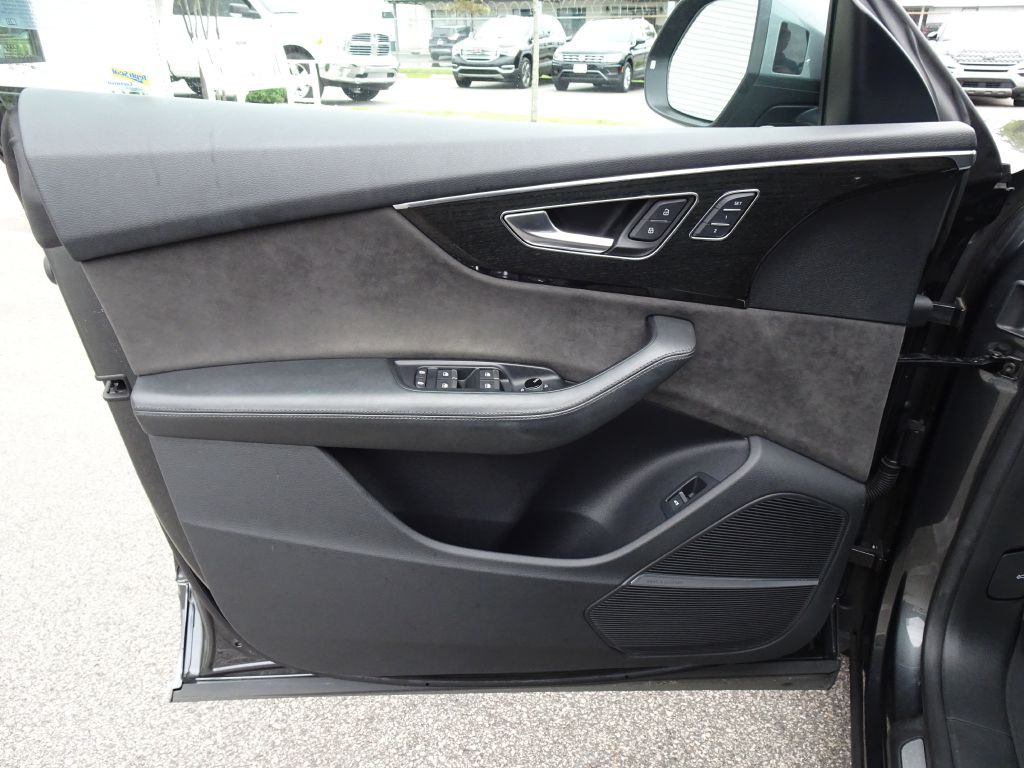 2019 Audi Q8 Image 11