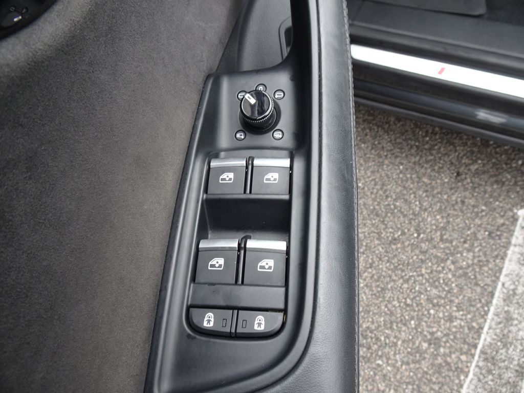 2019 Audi Q8 Image 12