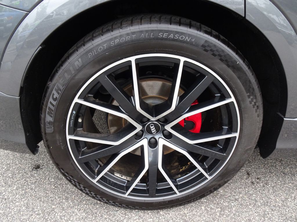 2019 Audi Q8 Image 35