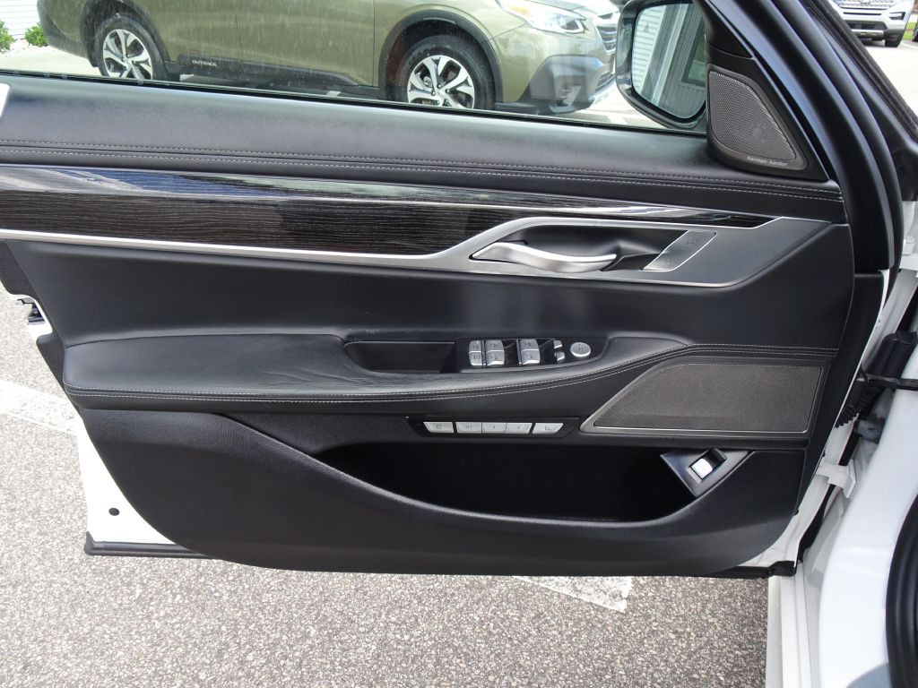 2018 BMW 7 Series Image 11