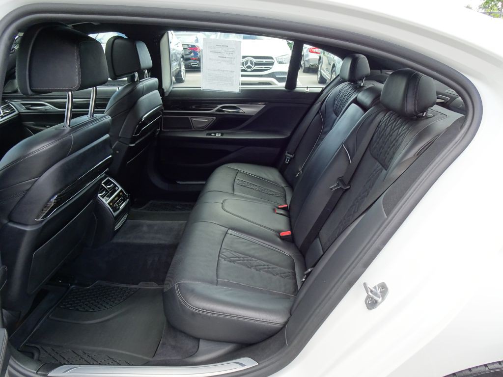 2018 BMW 7 Series Image 13