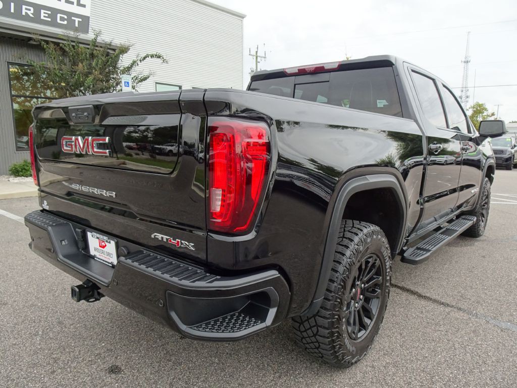 2023 GMC Sierra Image 3