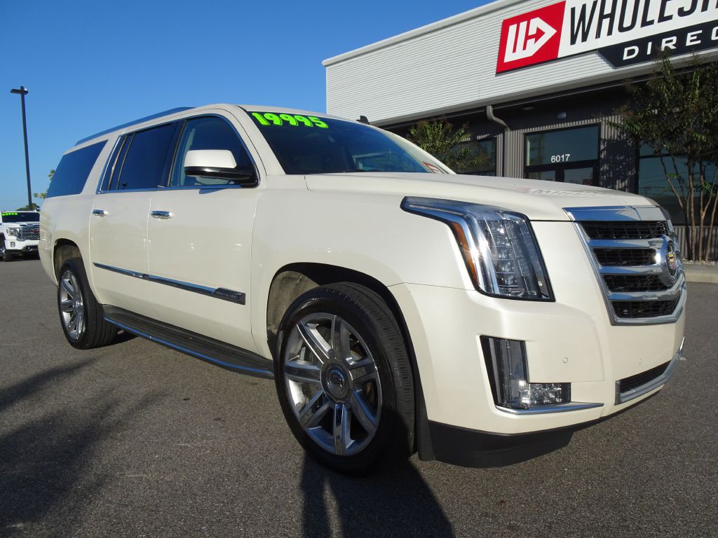 2015 Cadillac Escalade Image 2