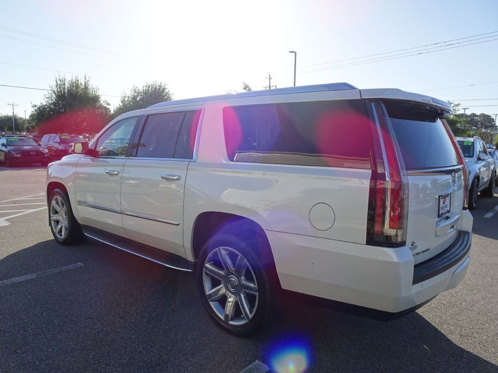 2015 Cadillac Escalade Image 5