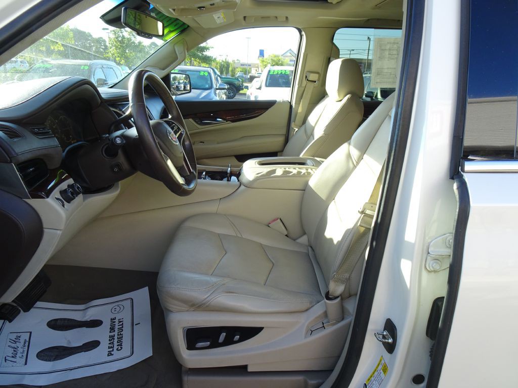 2015 Cadillac Escalade Image 9