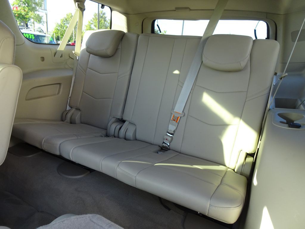 2015 Cadillac Escalade Image 15