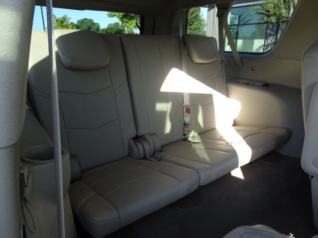 2015 Cadillac Escalade Image 20