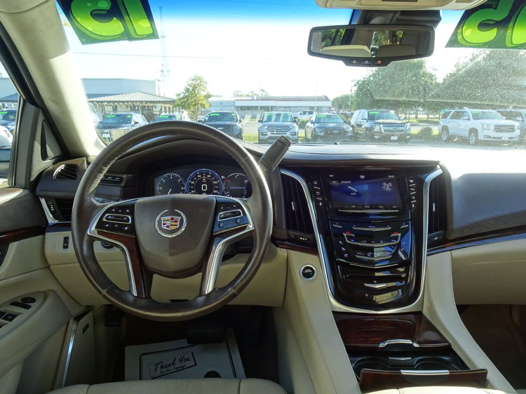 2015 Cadillac Escalade Image 21