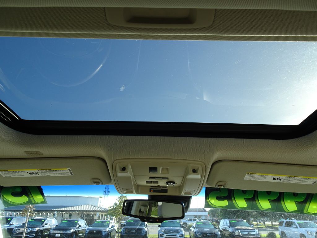 2015 Cadillac Escalade Image 22