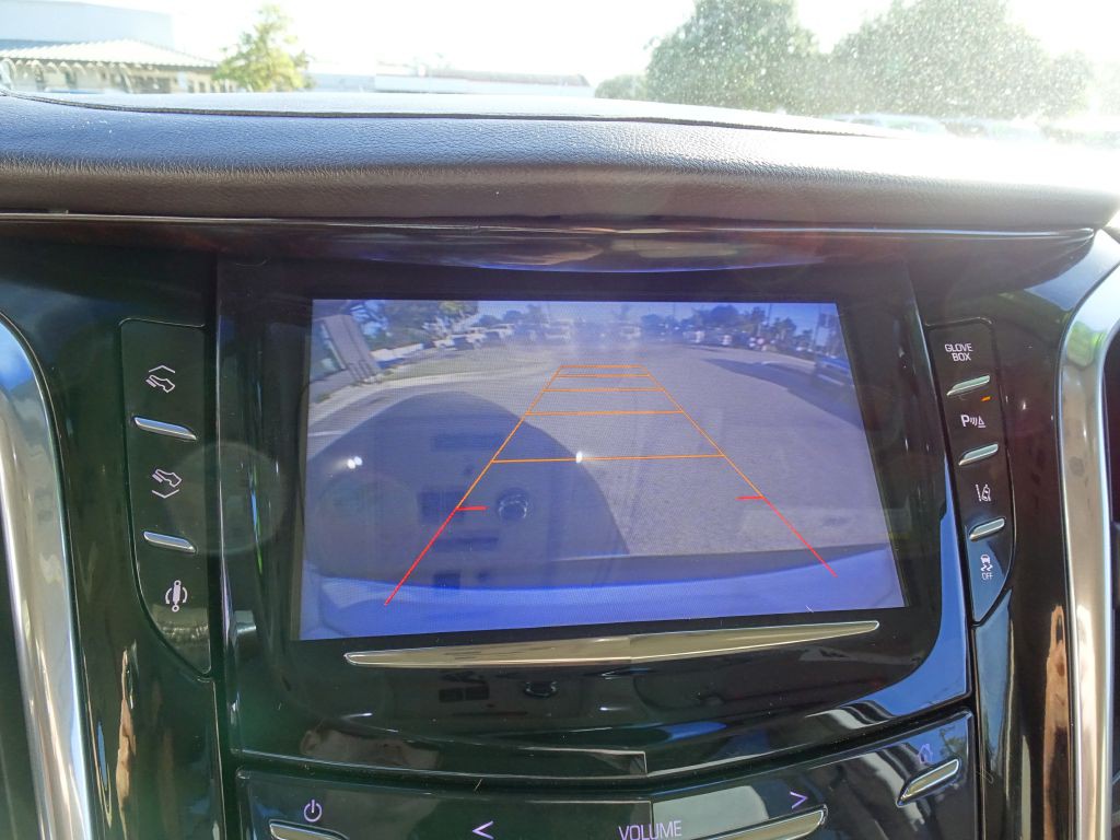 2015 Cadillac Escalade Image 28