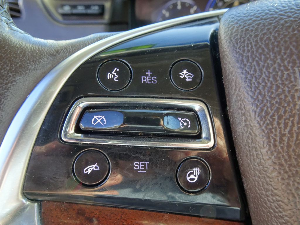2015 Cadillac Escalade Image 32