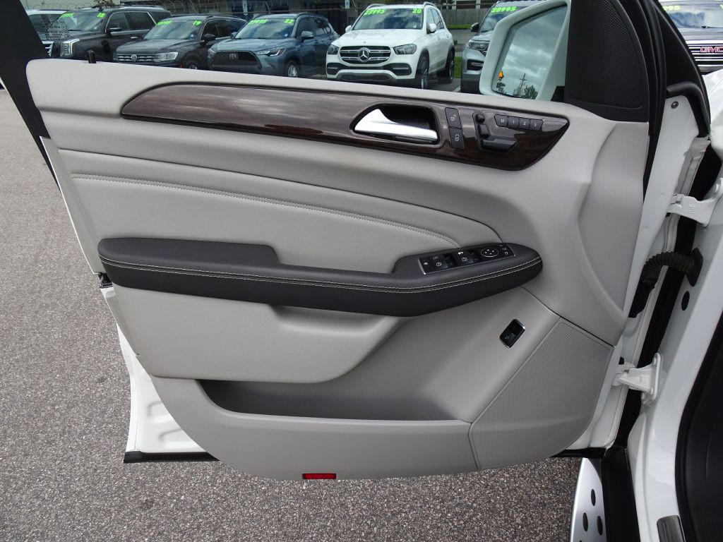 2015 Mercedes-Benz M-Class Image 11