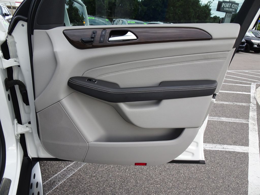 2015 Mercedes-Benz M-Class Image 14