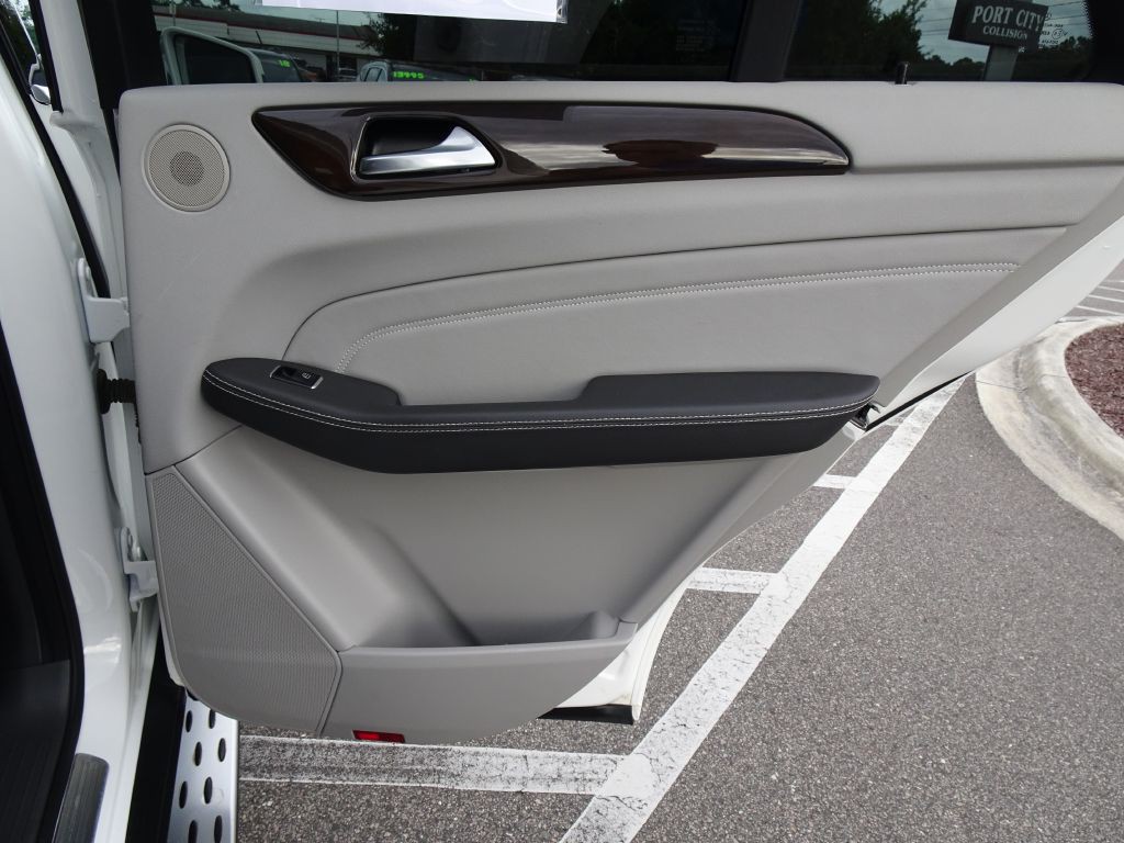 2015 Mercedes-Benz M-Class Image 16