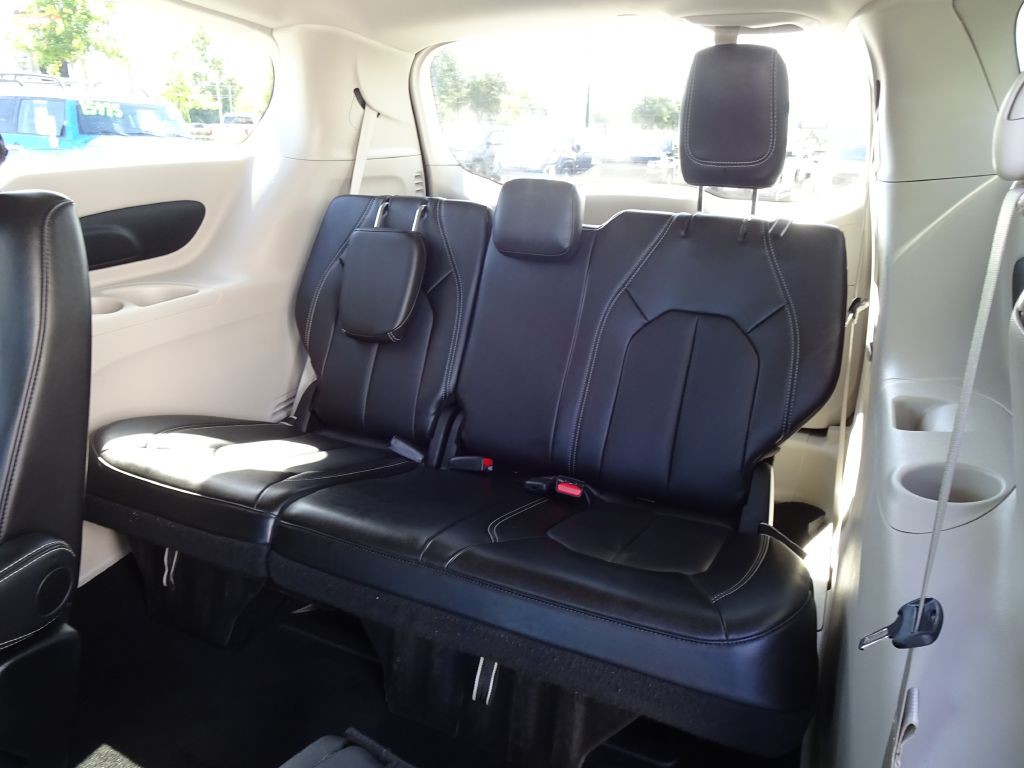 2024 Chrysler Pacifica Image 14