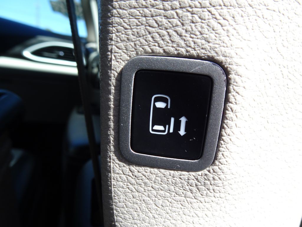 2024 Chrysler Pacifica Image 18