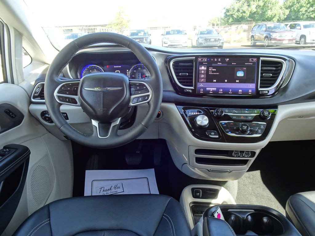 2024 Chrysler Pacifica Image 20