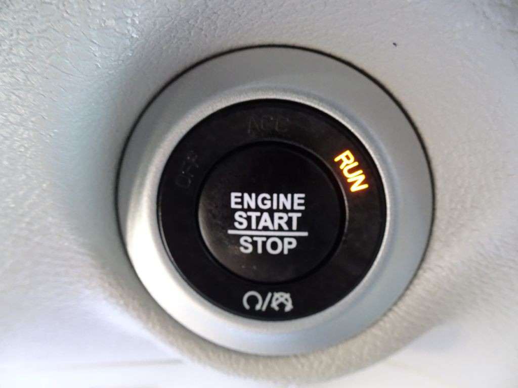2024 Chrysler Pacifica Image 23