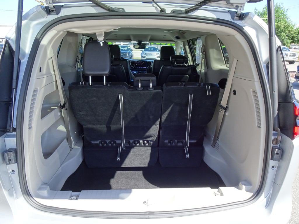 2024 Chrysler Pacifica Image 26