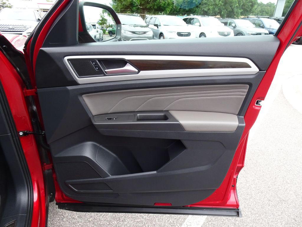 2022 Volkswagen Atlas Image 17
