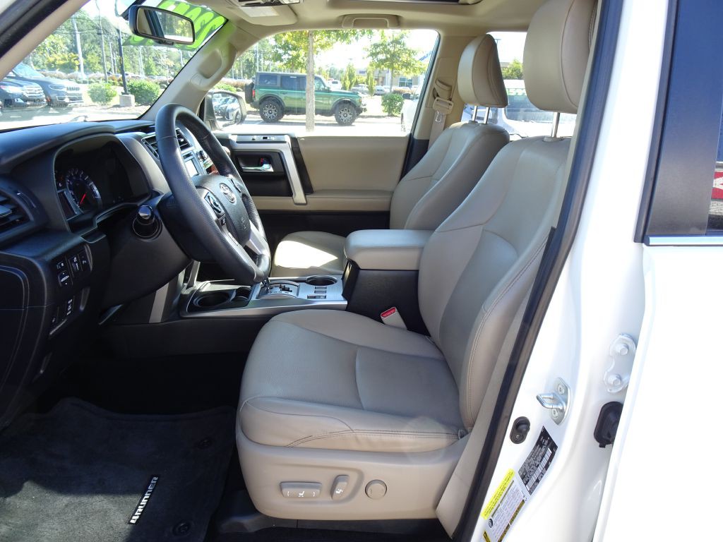 2016 Toyota 4Runner Image 9