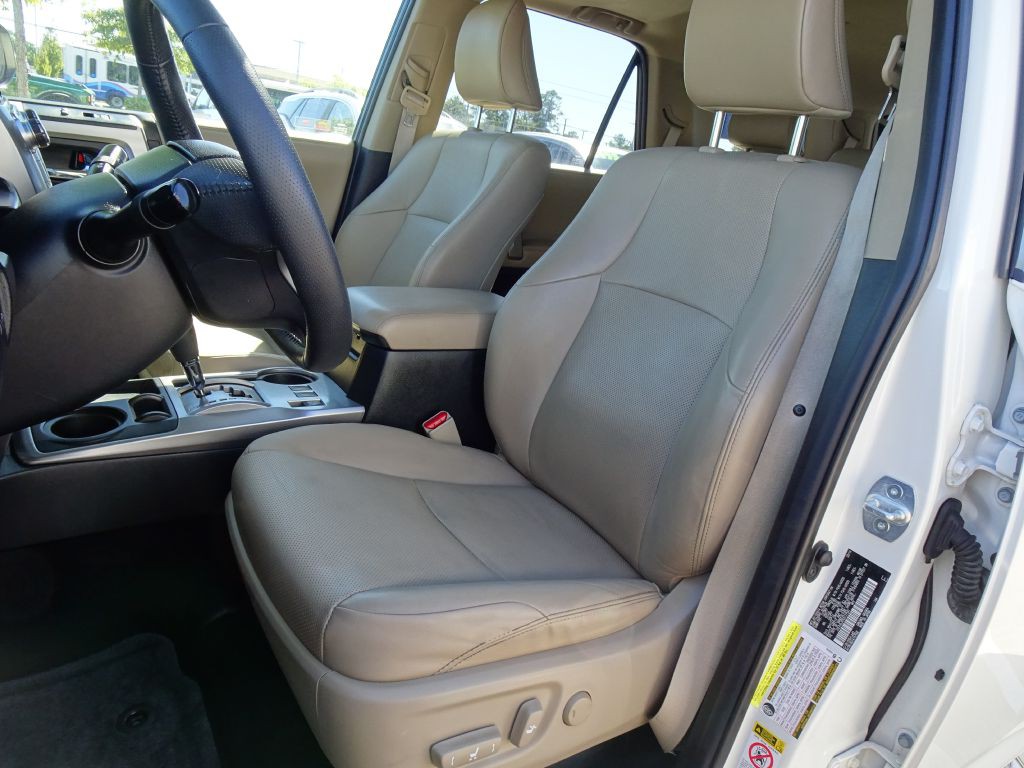 2016 Toyota 4Runner Image 10