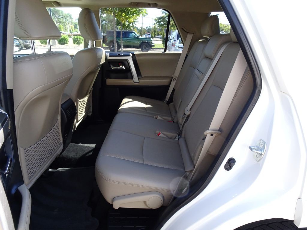 2016 Toyota 4Runner Image 13