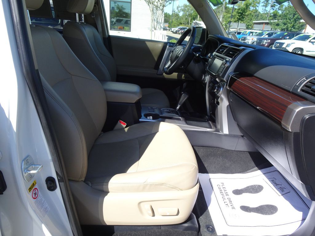 2016 Toyota 4Runner Image 16