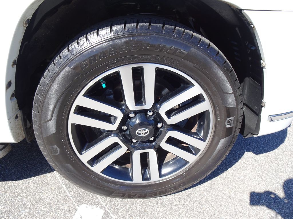 2016 Toyota 4Runner Image 31