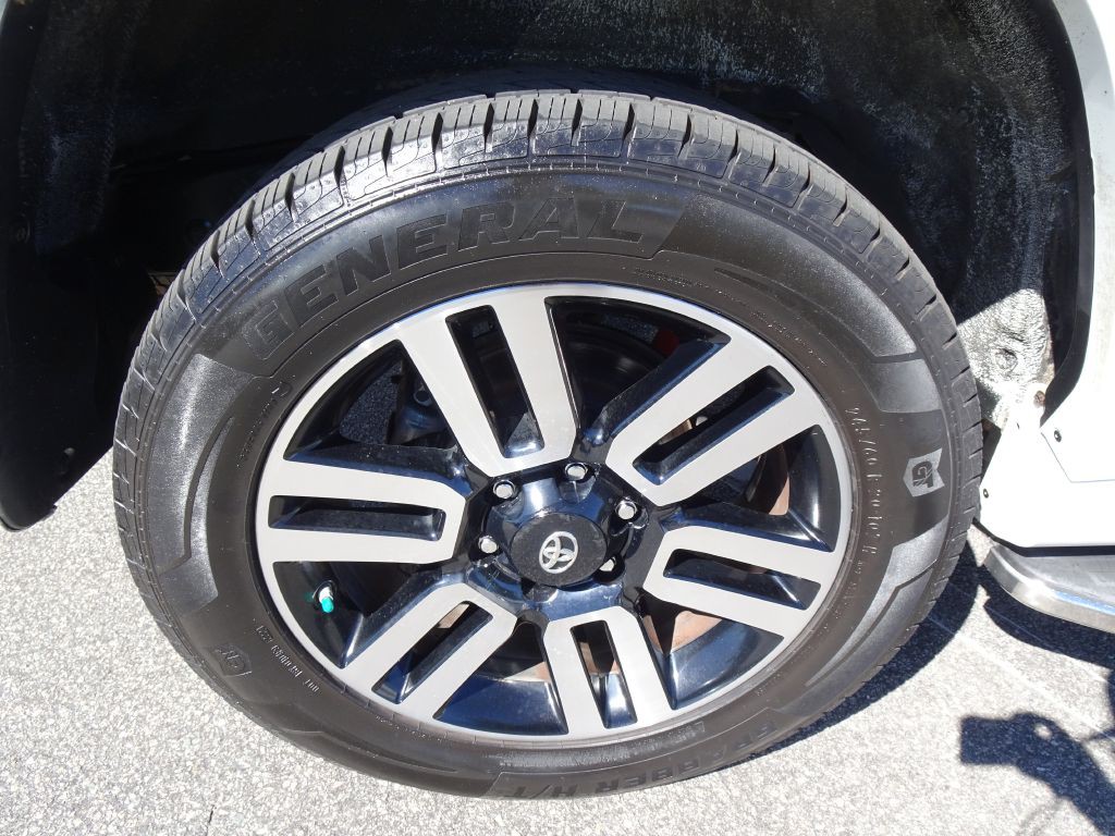 2016 Toyota 4Runner Image 33