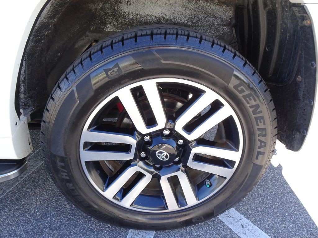 2016 Toyota 4Runner Image 35