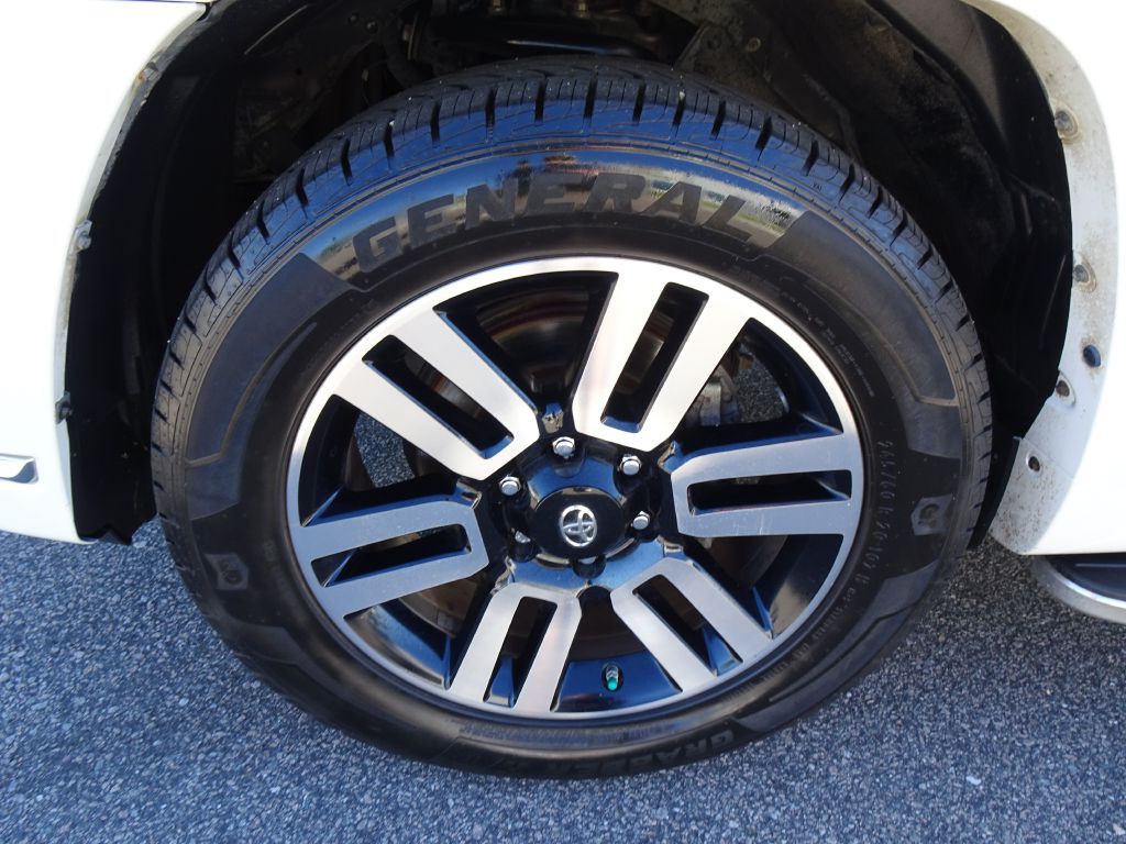 2016 Toyota 4Runner Image 37