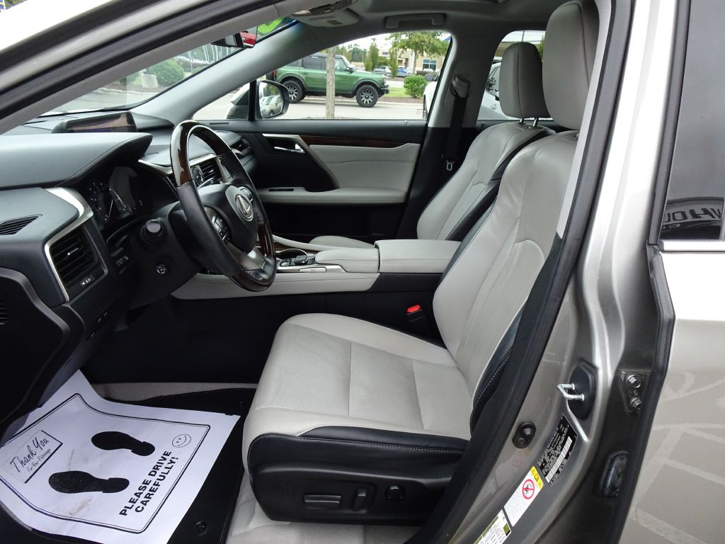 2017 Lexus RX Image 9