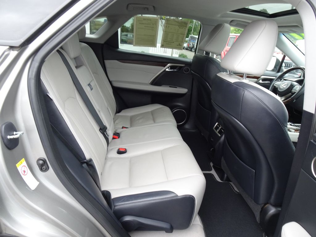 2017 Lexus RX Image 17