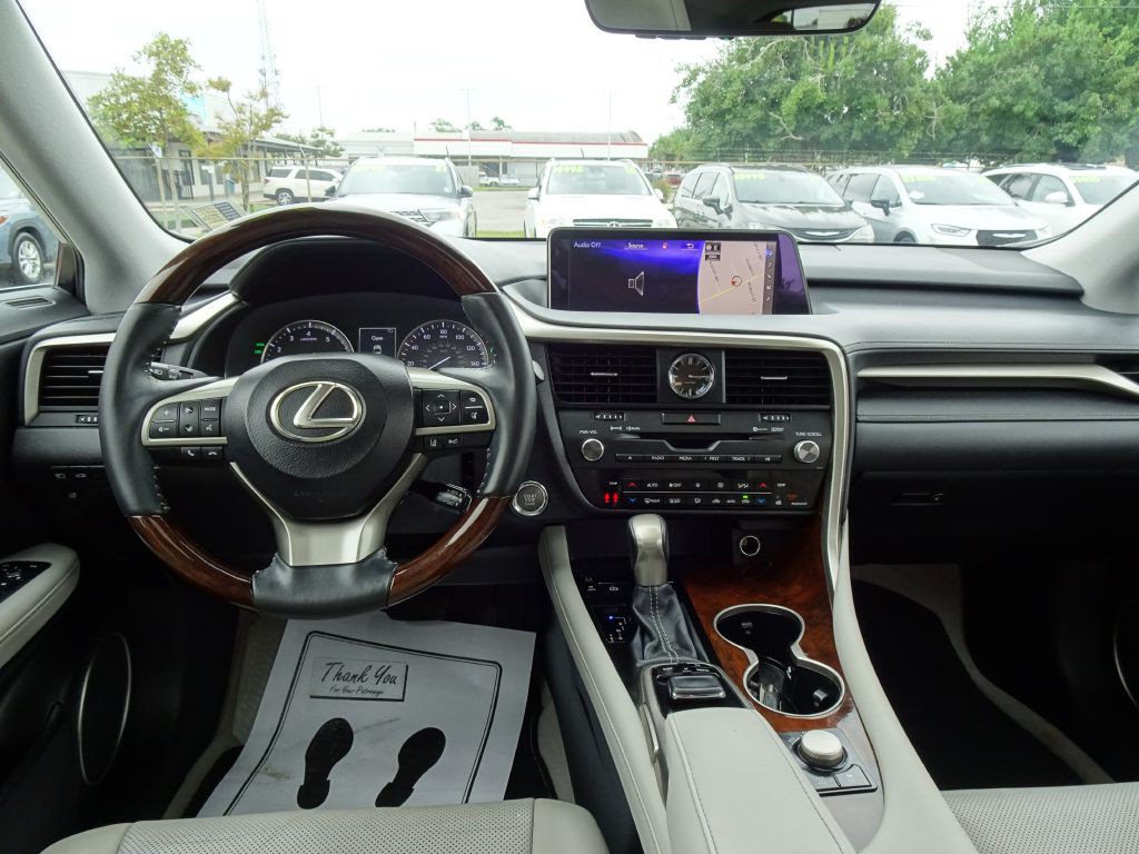 2017 Lexus RX Image 19