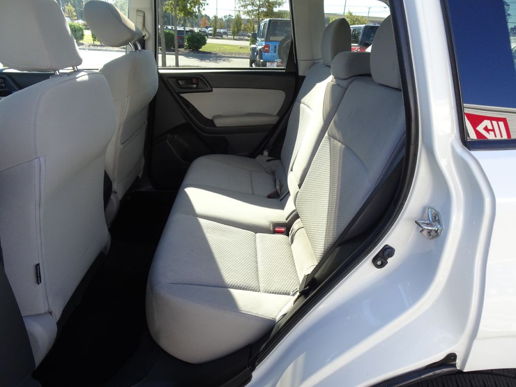 2016 Subaru Forester Image 13