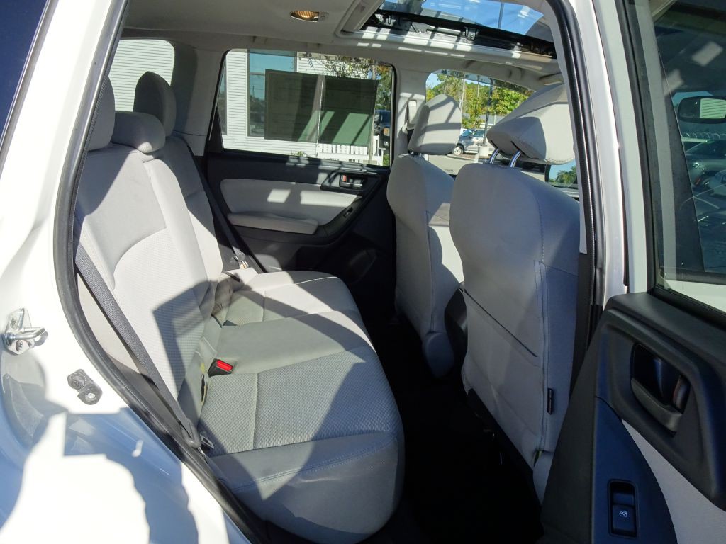 2016 Subaru Forester Image 17