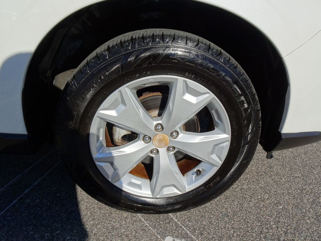 2016 Subaru Forester Image 30