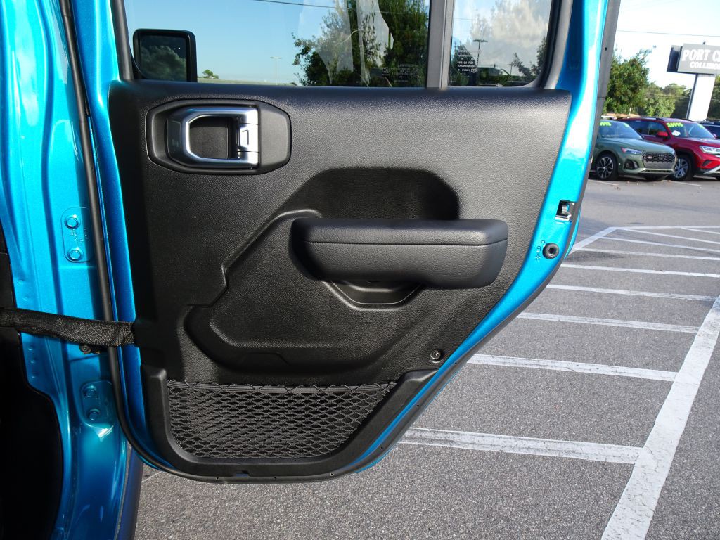 2024 Jeep Wrangler Image 17