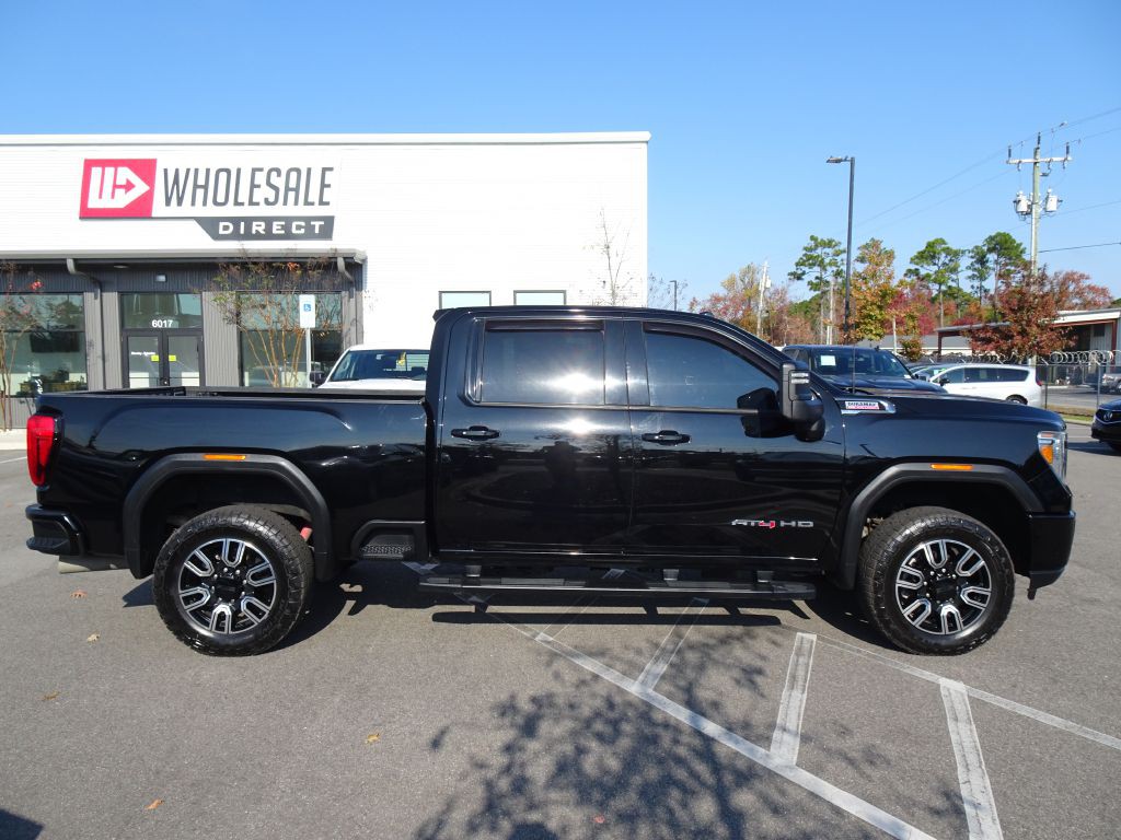 2020 GMC Sierra Image 2