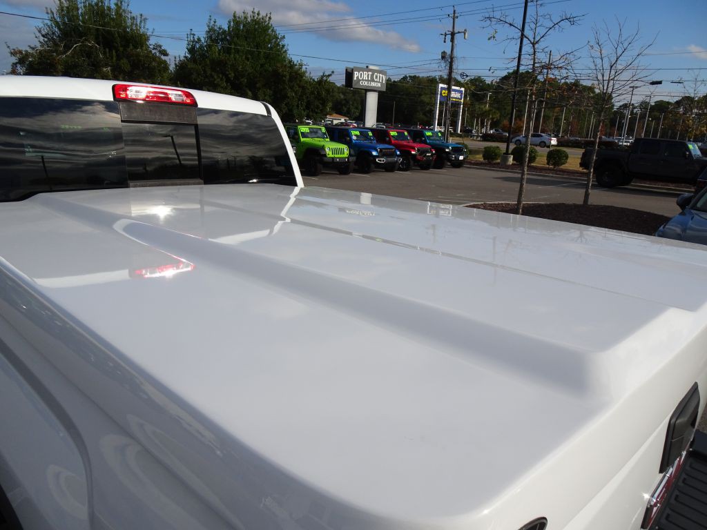 2018 GMC Sierra Image 32